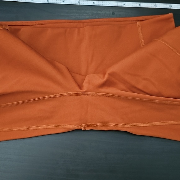 Fabletics 28" leggings with pockets sz S EUC butternut brown/burnt orange - Picture 3 of 10